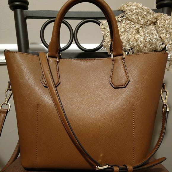 Michael Kors Satchel Purse - Picture 4 of 8